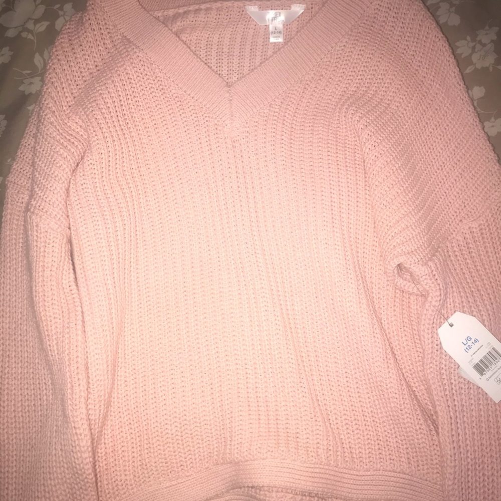 SWEATER NWT
